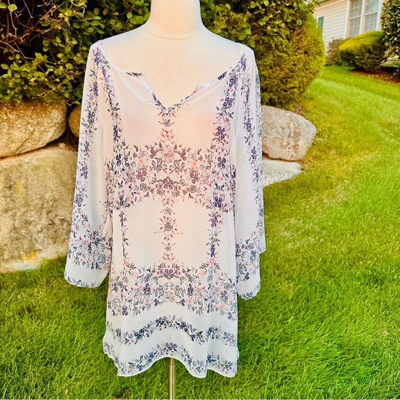 Jessica Simpson Maternity Lightweight Tunic - Picture 5 of 16